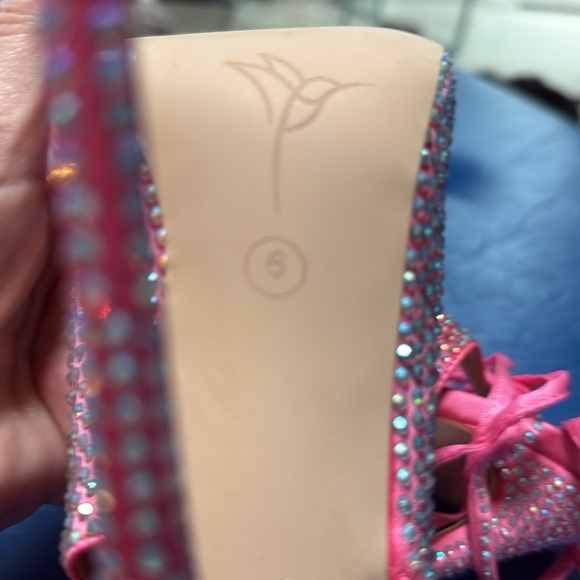 Cult of Coquette Kim Pink Satin Crystal Open Toe Heels
Size 6 new - Picture 5 of 6